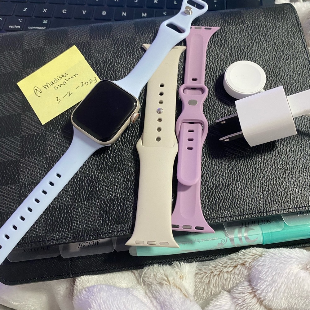 Apple 2022 SE 2nd Gen Cellular 40mm Starlight